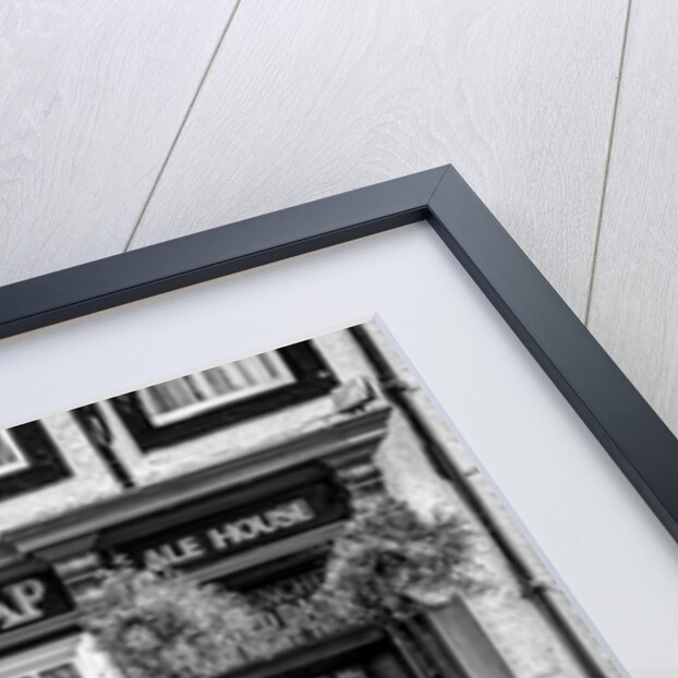 Cafe in South Queensferry by Assaf Frank